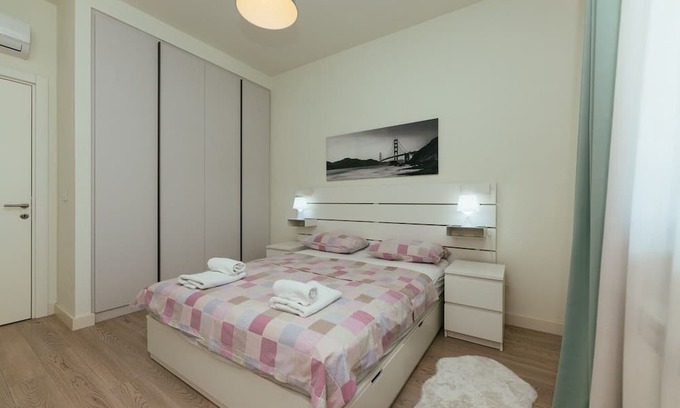 Sarajevska Apartment | BW One-Bedroom with Gallery View, Breakfast and Parking included