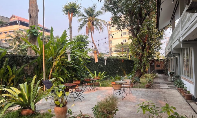 Chang Phueak House | Private Floor with Terraces, kitchen, Living Room & 4 Comfortable AC Bedrooms.