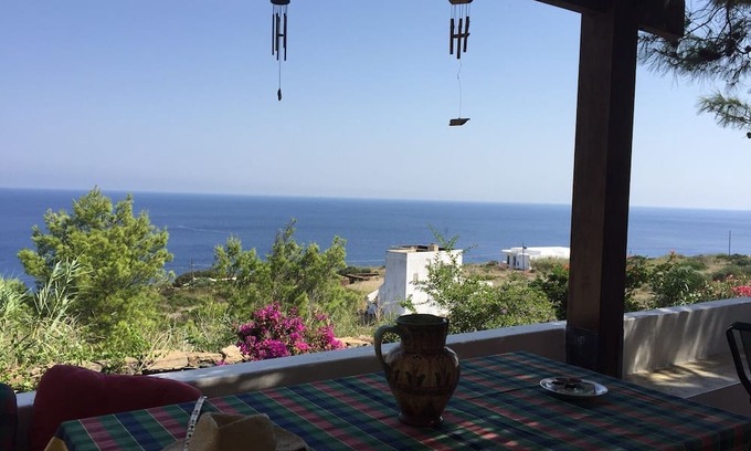 Pantelleria House | The dammuso of the pines, ancient Pantelleria dammuso