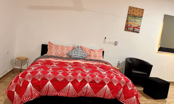 Eastern Region Apartment | Marvelous apartment with AC in vibrant Somanya