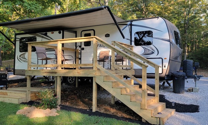Battletown House | Cozy RV on the river.