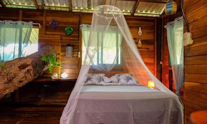 Cahuita Cabin | Casa Mango – Unique Treehouse in Cahuita