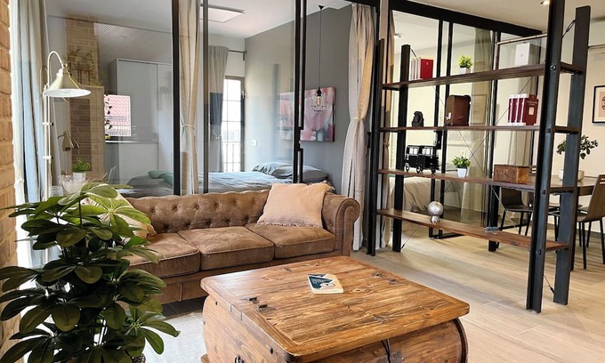 Betera Apartment | Bright boutique apartment 5 min from the subway
