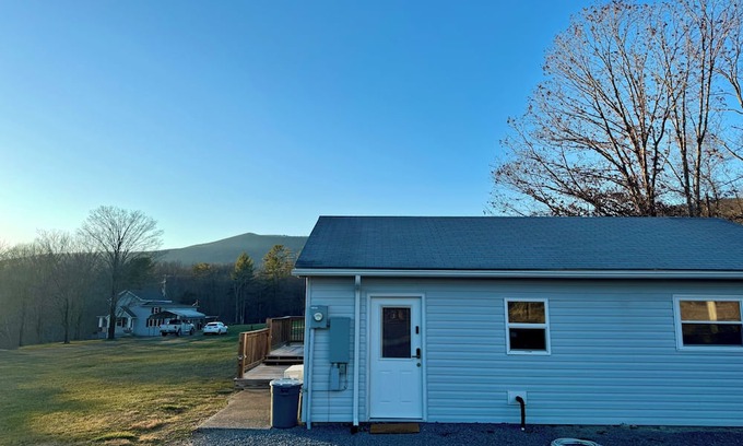 Covington Cottage | Charming 1-bedroom cottage in Covington with AC