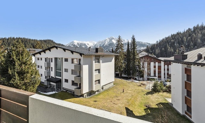 Laax Apartment | Laax 365 Ski IN & Ski OUT - Bike & Relax with a view of the mountains, up to 6 people