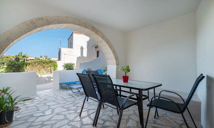 Kithira Apartment | Apartment 'Angel's 2' with Shared Terrace, Wi-Fi and Air Conditioning