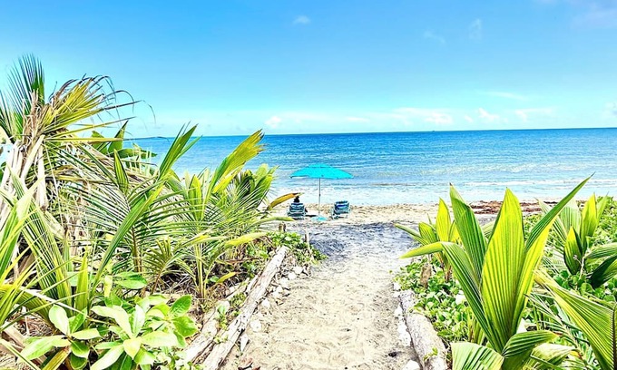 Maunabo House | Stay Local at Your Beachfront Casa in Paradise