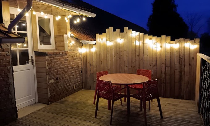 Franleu House | Holiday Home 'La Pause Picarde - Baie De' with Private Terrace, Shared Garden and Wi-Fi