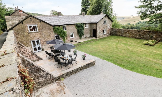 Macclesfield Cottage | THE BOTHY, pet friendly, character holiday cottage in Wildboarclough