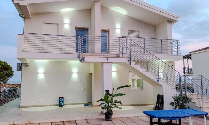 Butera Apartment | Villa Rosy - Your Villa Near the Sea