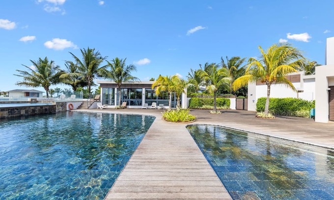 Roches Noires Apartment | Azuri Soliflore 13 - Three Bedroom Apartment, Sleeps 6