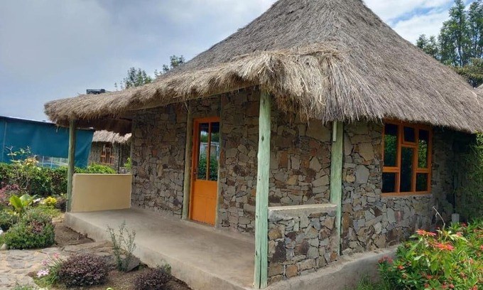 Nanyuki Bed & Breakfast | Mwari Twin Cottage