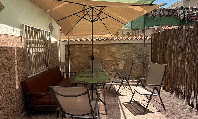Guardamar del Segura House | Holiday Home 'Antique Spanish Villa' with Private Terrace, Wi-Fi and Air Conditioning