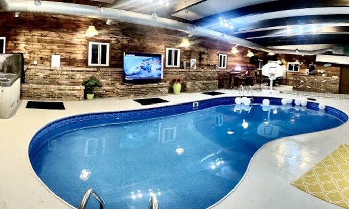 Decatur House | Huge Estate Property w/indoor pool, sauna, hot tub, sleeps up to 28 Weddings!