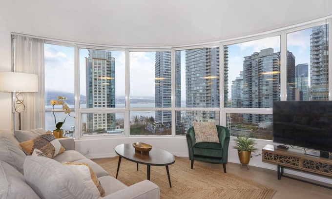 Coal Harbour Condo | D17 - Amazing waterfront 2 bedroom unit