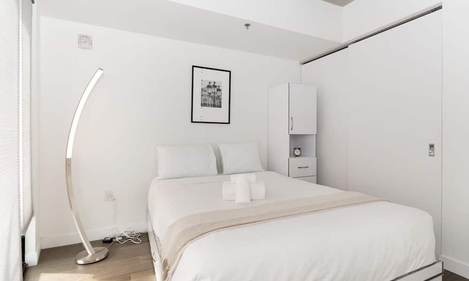 Downtown Winnipeg Condo | A 2 BR Unit in the Iconic Glasshouse Skylofts (1905)