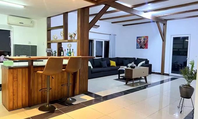 Sekondi-Takoradi House | Cozy House at Beach Road Takoradi. Minute to Beach!