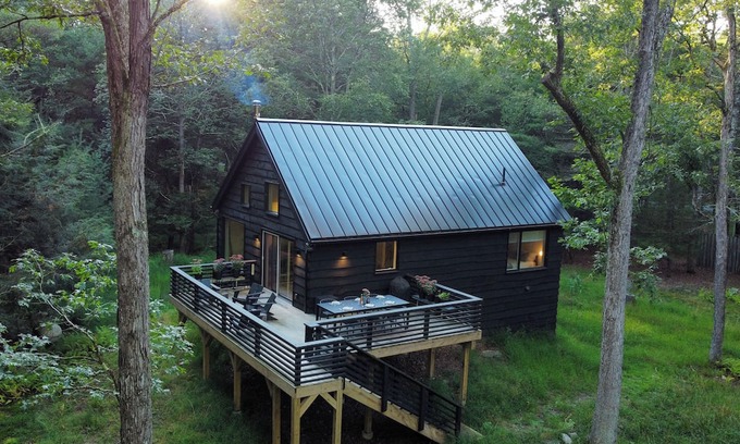 Eldred Cabin | Charming 3-bedroom cabin with deck, sauna, fitness room in Eldred