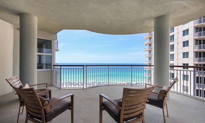 Navarre Beach Condo | *NEW* Sleeps 6 w/Beach Chair Service/Gulf Front and Sunset Views/10th Fl