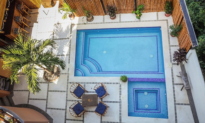 Centro Apartment | Casa Linda - Ground floor 1 bed Seaside apartment in Zihuatanejo with pool