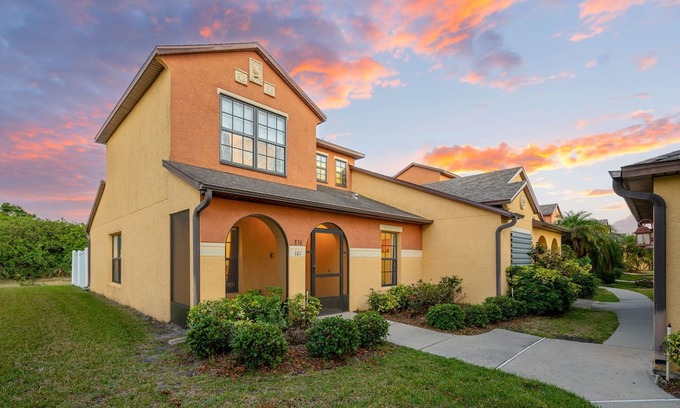 Interchange Square House | 3-Bed with pool - Close to beach