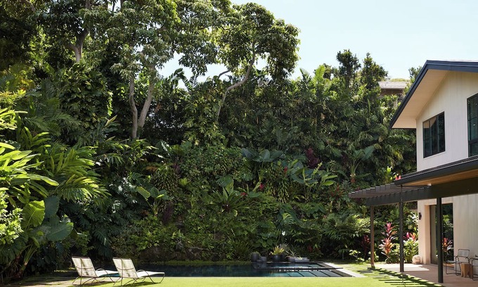 Diamond Head - Kapahulu - St. Louis House | Private Diamond Head Estate-walking distance from restaurants, shops and Waikiki