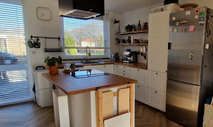 Almere Stad House | House for 5 people Almere, 20 min Amsterdam