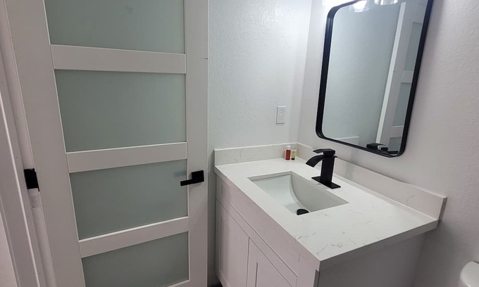 Little Bay Apartment | VIP King room