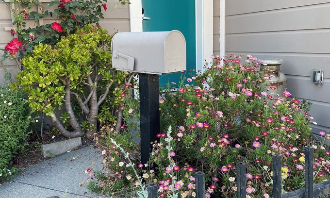 Alameda Apartment | Charming 2-bedroom apartment with WiFi in Alameda