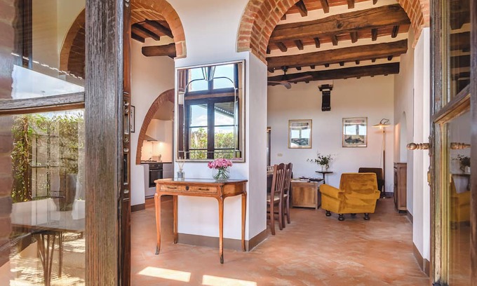 Cortona Apartment | Appartamenti Anguria Toscana - close to Cortona, private garden, swimming pool.