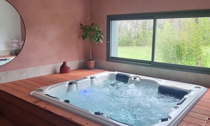 Lauraet House | House in the heart of nature with private pool and indoor Jacuzzi