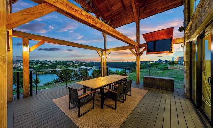 Graford House | Cabin on the Cliff/Possum Kingdom Dock Views