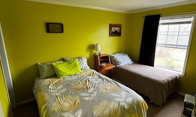 Singers Glen Bed & Breakfast | Country living close to Harrisonburg. No neighbors, nice big wooded lot