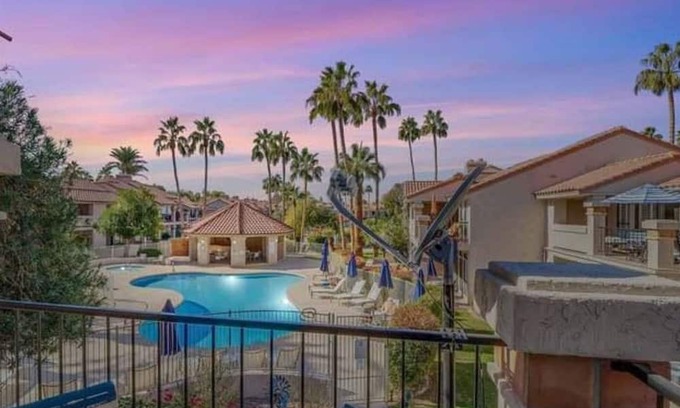 Central Scottsdale Condo | Luxury, Location and a Welcome Feel in Beautiful Scottsdale Racquet Club