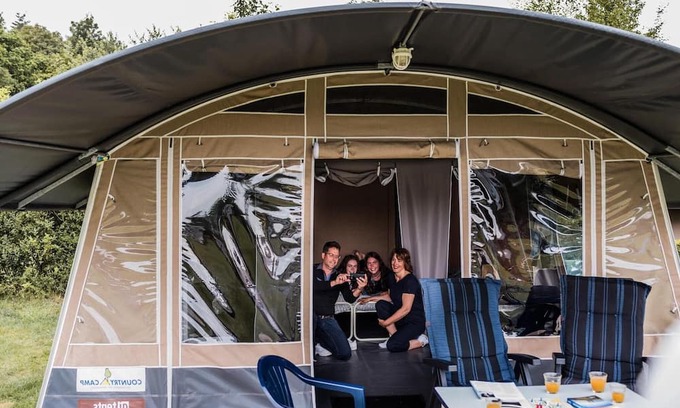 Opende House | Nice tent lodge on a campsite