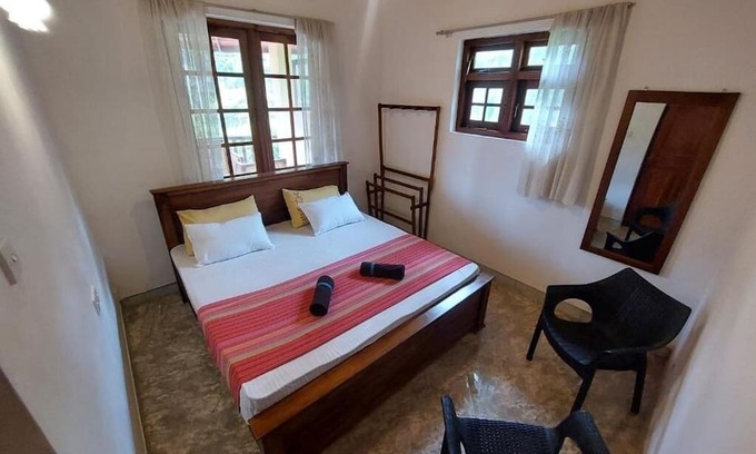 Kandy Bed & Breakfast | Mystique Hideout : Family Double Room