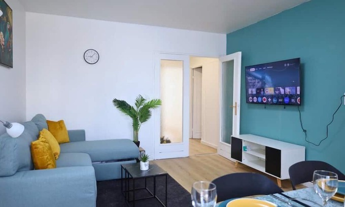 Amiens Nord Apartment | La Pause Franche - Pro & family, Parking - 9 pers