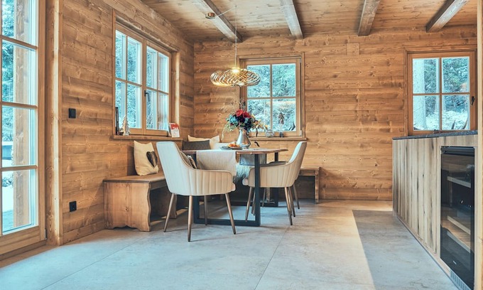 Weidach Ski Chalet | Chalet Hubertus at Sissi 's Green Chalets