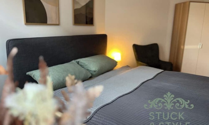 Reudnitz-Thonberg Apartment | Modern and barrier-free apartment at Lene-Voigt-Park "Stuck and Style Reudnitz"