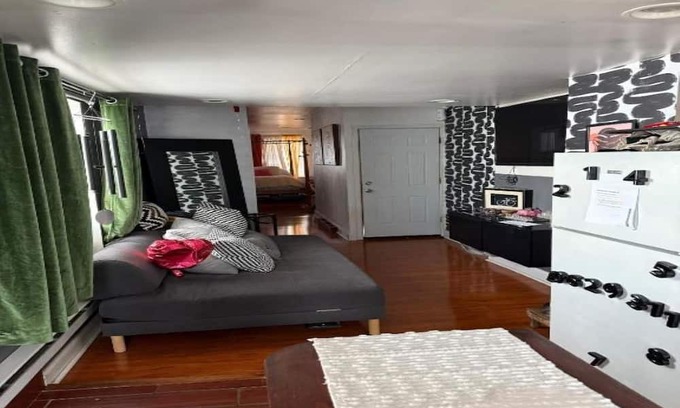 North Philadelphia West Apartment | Chic 1-bedroom apartment with AC, WiFi in charming Philadelphia