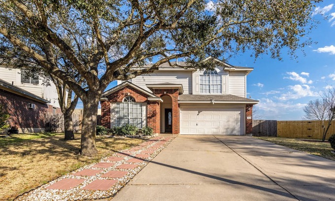 Cambridge Heights House | Welcoming Comfortable 2-bed 2 Full Bath House