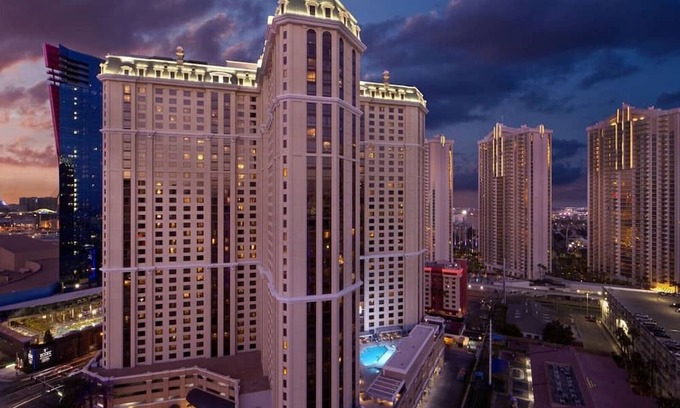 Las Vegas Resort | Luxurious 2-Bd. Villa at Marriott's Grand Chateau: Space, Comfort & Strip Views