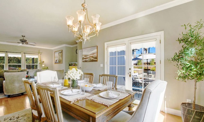 Windsor House | Luxury Estate Awaits: Your Ultimate Vineyard Escape