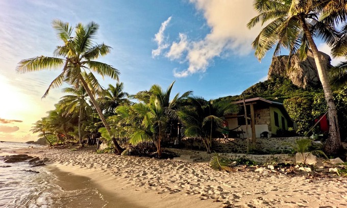 Waya Lailai House | Paradise Village Homestay in Yasawa Islands, Fiji. Wifi available!
