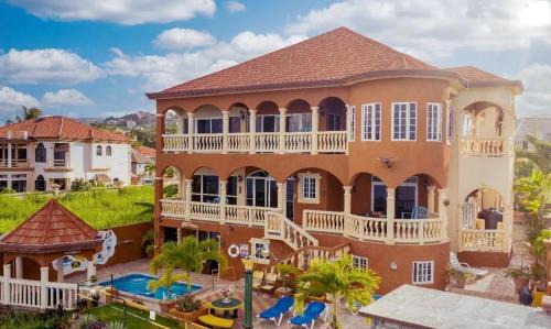 Ocho Rios Villa | Star-Apple Villa