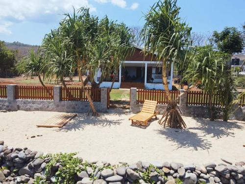Hu'u Villa | Batu Bulat Villa Lakey Peak
