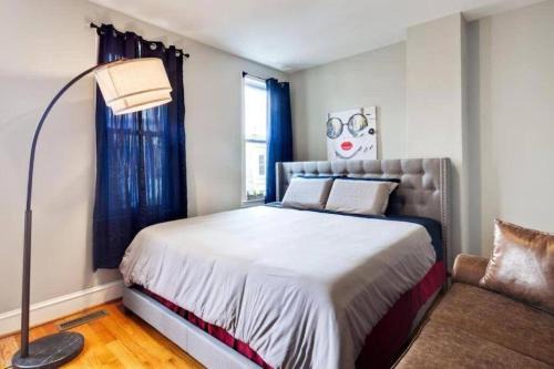 H Street Corridor Apartment | 2 King Sized Beds - Marvin's - Capital Hill