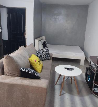 Ukunda Bed & Breakfast | Candys Apartment