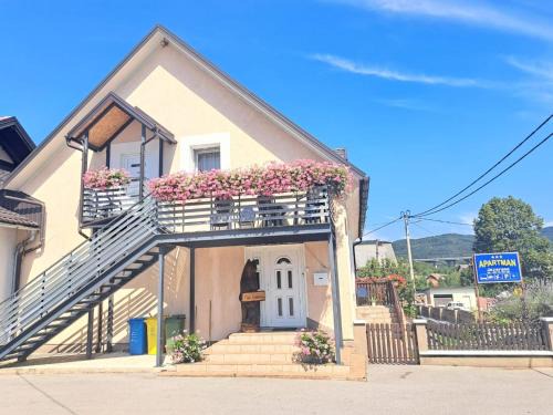 Brinje Apartment | Apartman Jezerane