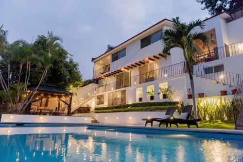 Cuernavaca House | Magnífica casa con alberca privada en Club de Golf